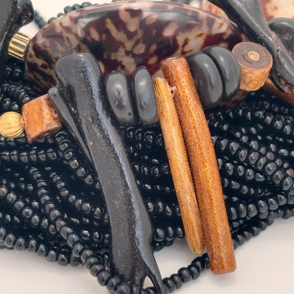 Stunning MONIES Style Statement Beaded Shell Necklace - Picture 13 of 13